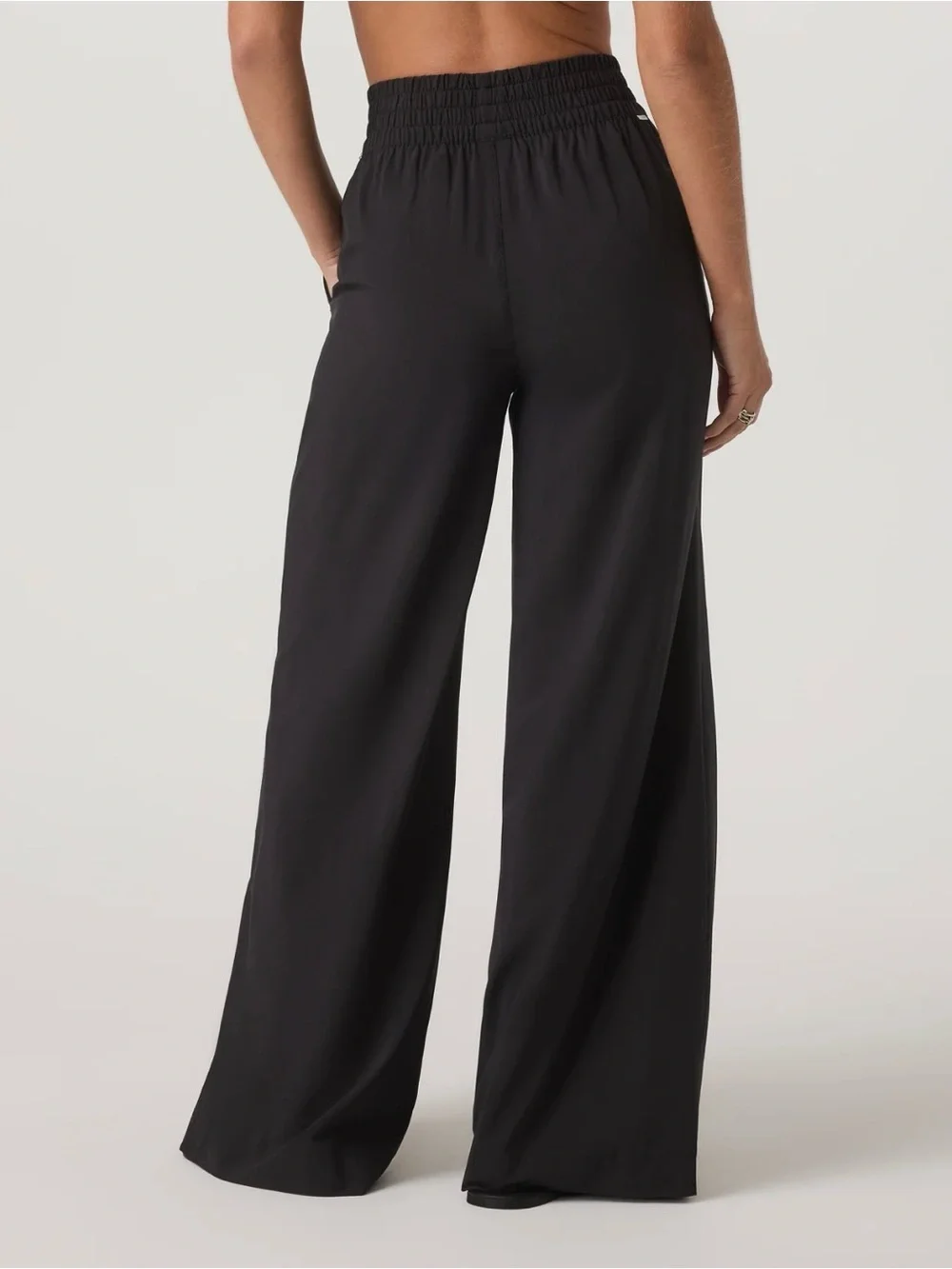 Vuori Villa Wideleg Pant Black Large - Picture 3 of 10